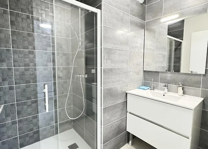 Bel 85m2 Pour 8p Parking Et Balcon Lägenhet *